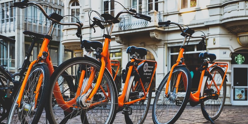 Lille : une rue où les vélos ont la priorité