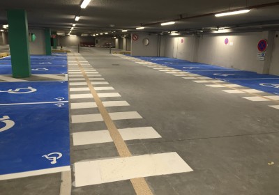 Chantier Accès à Mobilité réduite, marquage au sol dans le 69 à Lyon d'un parking sous terrain